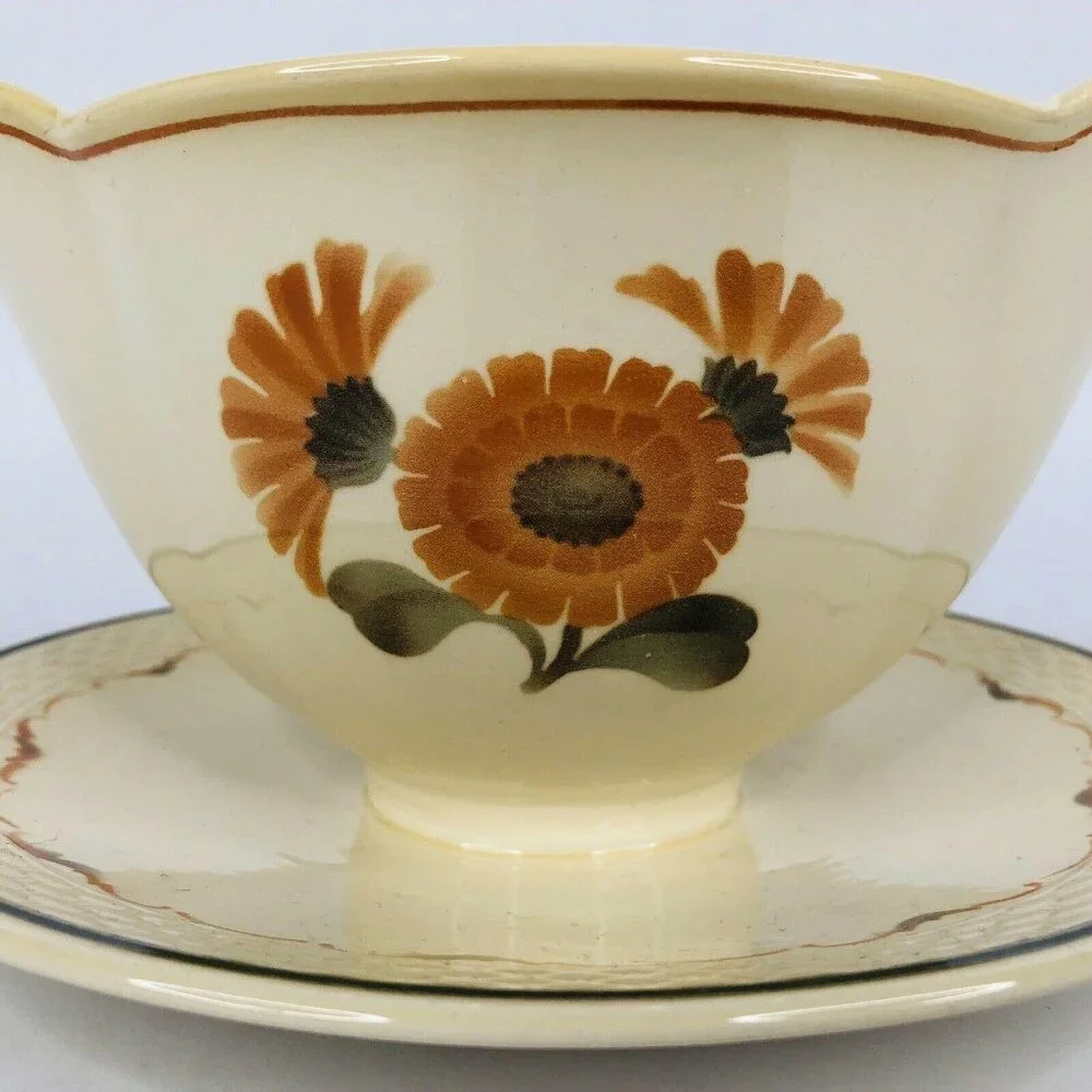 Royal Copenhagen Zinnia Gravy Boat Fajance Attached Underplate Sauce Dish Denmar